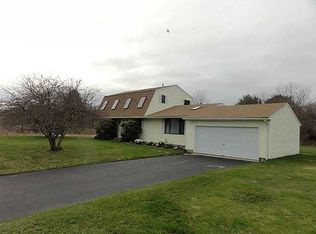 52 Brook Farm Rd S, South Kingstown, RI 02879