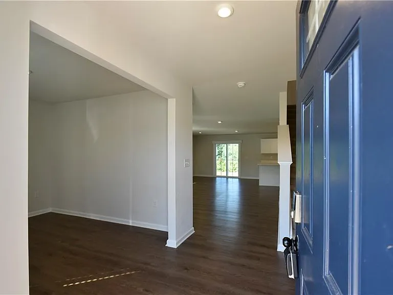 8421 Limerick Ln — Photo 4