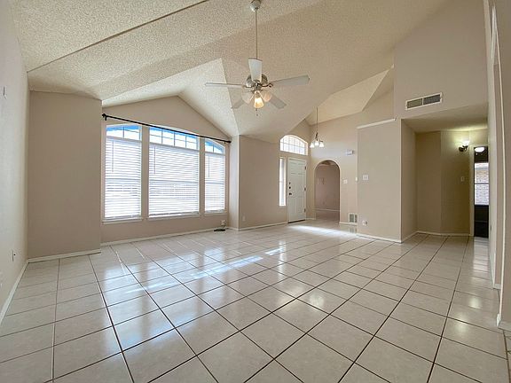 3rd image of 11124 Loma De Color Dr