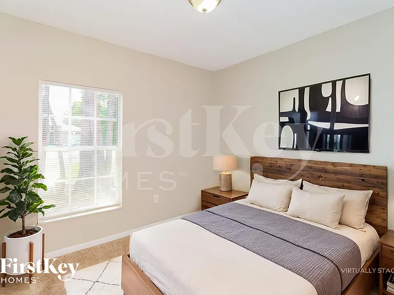 1163 Schumann Dr — Photo 13