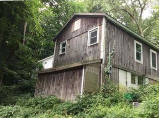 195 Riverside Rd, Sandy Hook, CT 06482