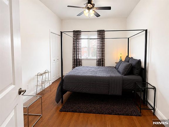3rd image of 76 Hutton St APT 3