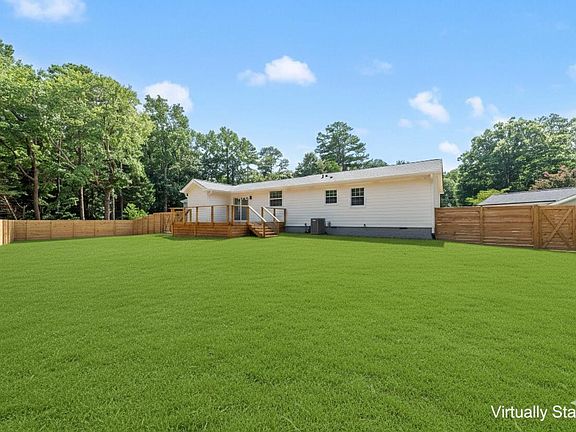 4th image of 305 N Montreal Ct