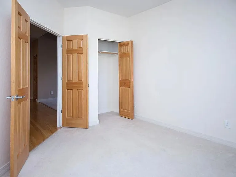 5220 Boardwalk Dr #F33 — Photo 11