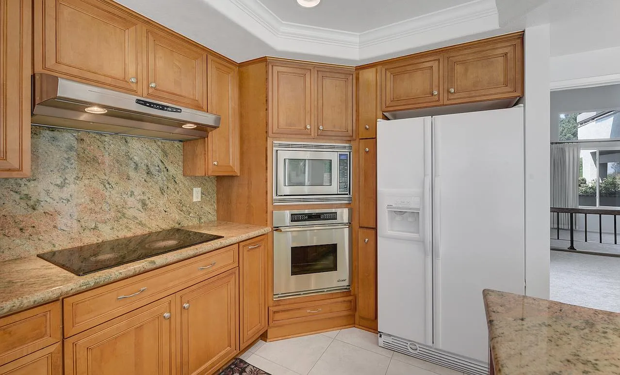 1918 Dana Pl — Photo 3