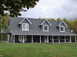 1422 Stein Rd, Saint Clair, MI 48079