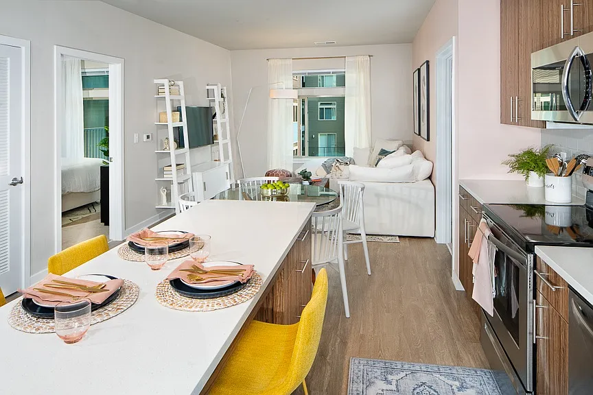 Scout on the Circle Apartments — Photo 2