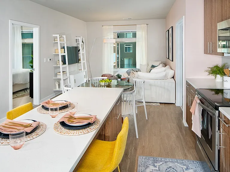 Scout on the Circle Apartments — Photo 2