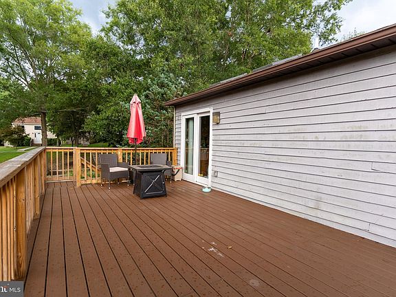 2nd image of 552 Greenblades Ct