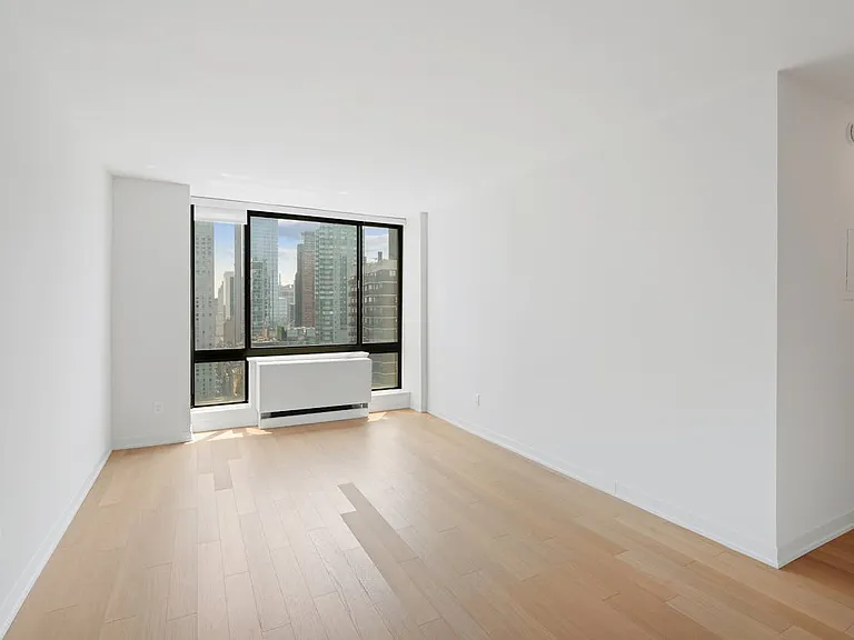 Columbus Pl #S41A — Photo 3
