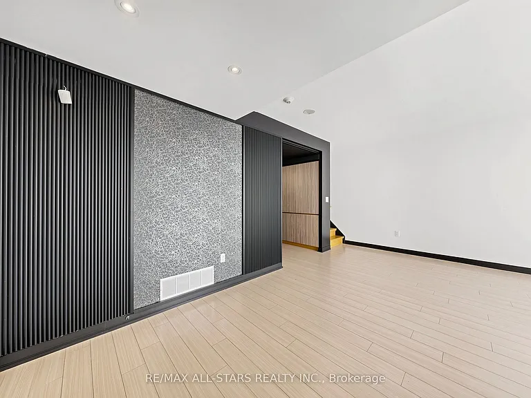 110 Fort York Blvd #G08 — Photo 15
