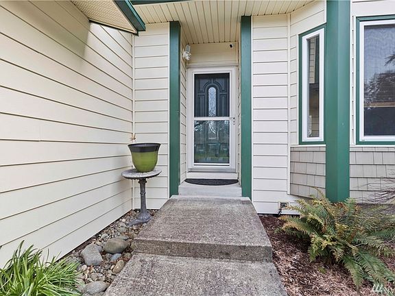 4th image of 812 149th Street Ct E