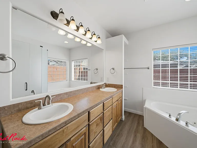3304 W Palomar — Photo 16