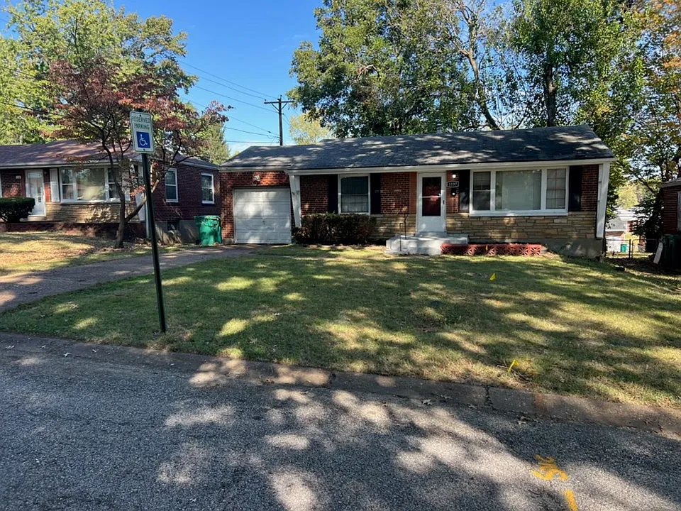 1137 Donnell Ave