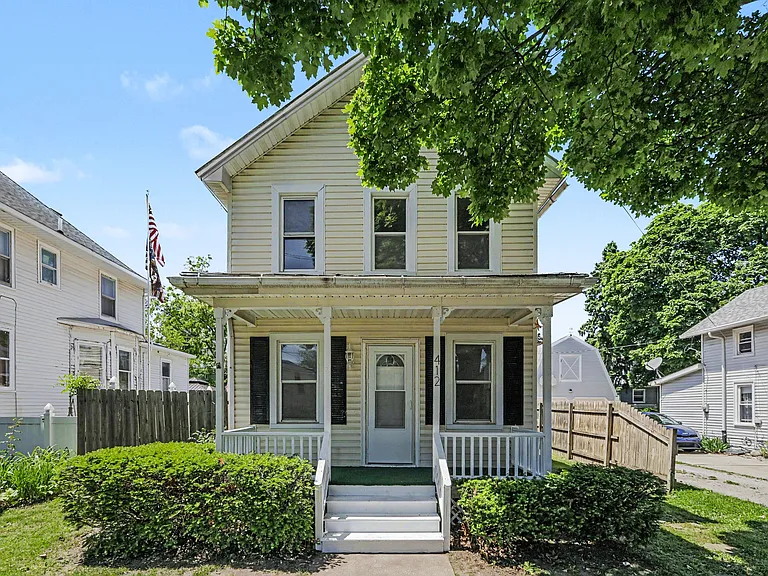 412 Scott St — Photo 1
