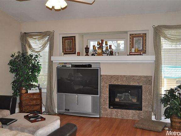 5th image of 784 Spaulding Dr