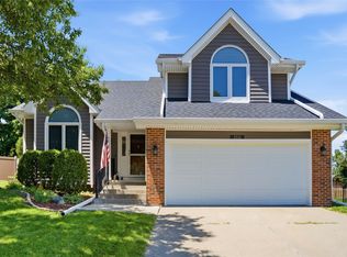 4712 67th St, Urbandale, IA 50322