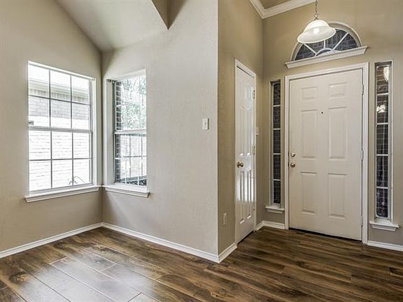 3rd image of 3689 Stockton Dr