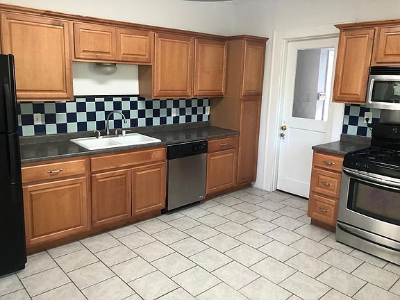 Spacious kitchen