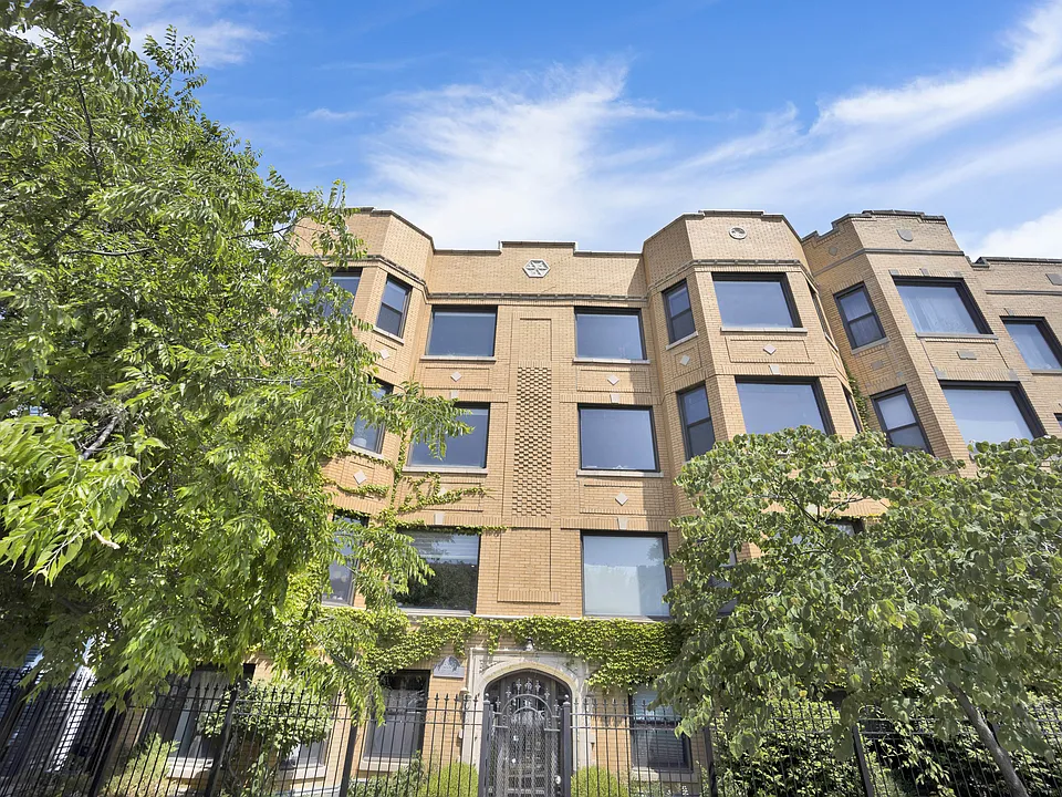 3106 W Lyndale St #3B