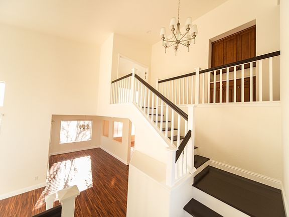 5th image of 944 Nichols Cir