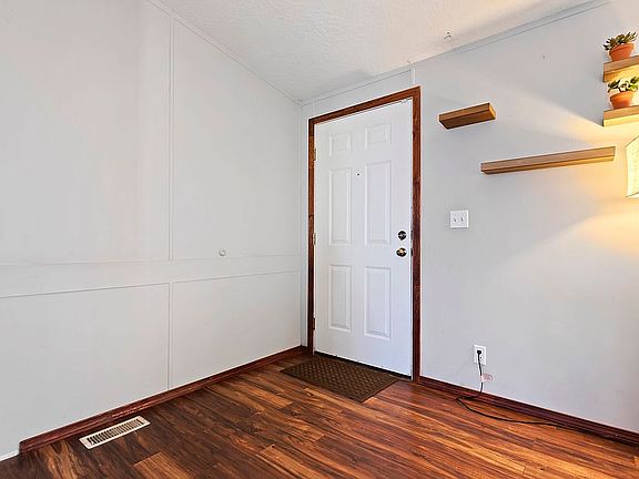4th image of 308 Big Valley St