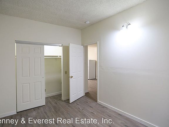 3rd image of 536 Mason St APT 1