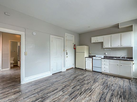 3rd image of 1623 Green St Unit 2F