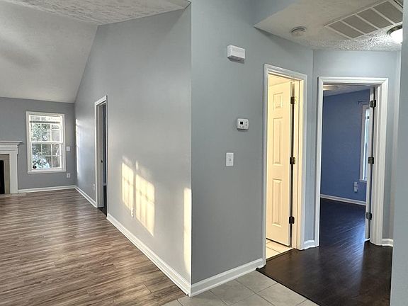 4th image of 1002 Coalport Rd