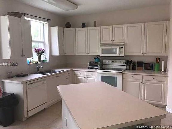 3rd image of 15734 SW 53rd Ct