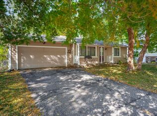 6460 Duck Lake Rd, Eden Prairie, MN 55346