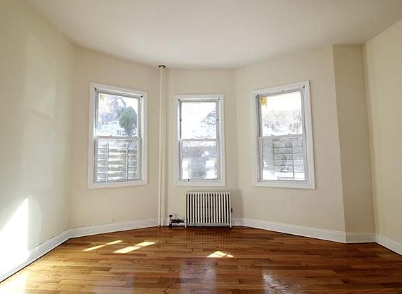 4th image of 21 Van Cortland Park Ave #2