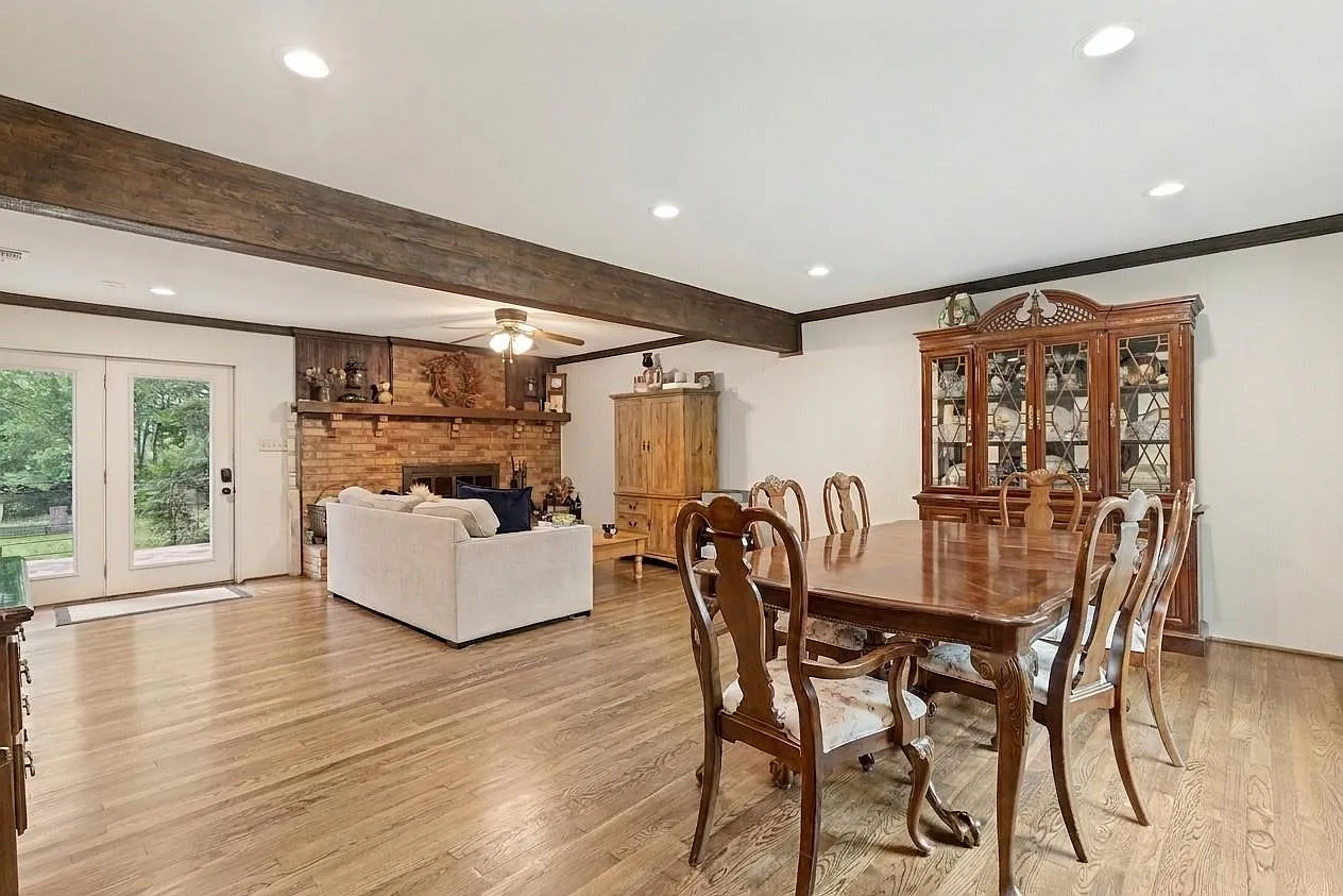 6 bed, 3624 sqft, $5,250 — Photo 4