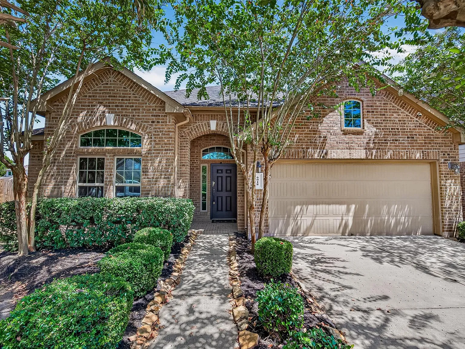 4 bed, 2.5 bath, 2382 sqft, $2,750 — Photo 3