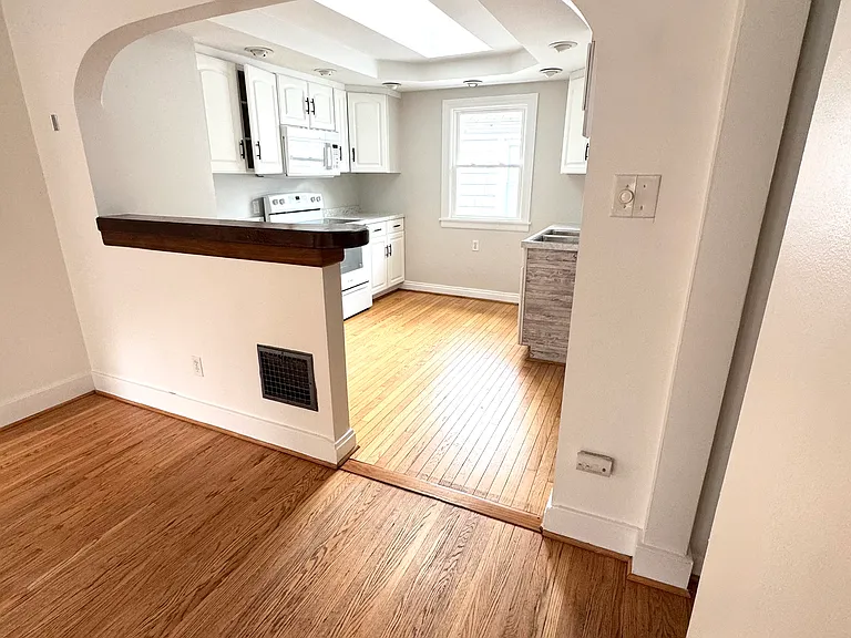 184 Hamilton Dr — Photo 16