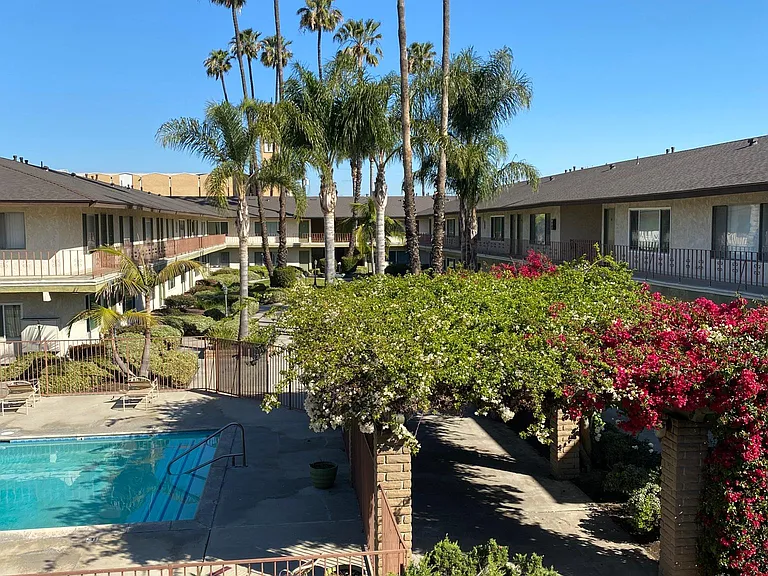 El Cortez Apartments — Photo 5