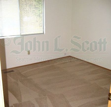 3rd image of 10602 210th Avenue Ct E