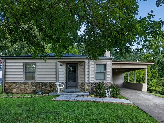 2nd image of 959 Hillcrest Dr