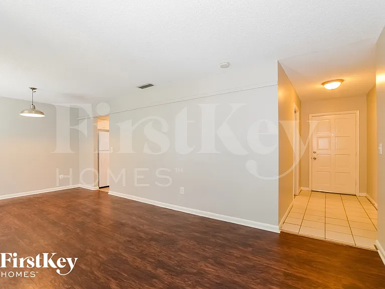 520 Georgia Ave — Photo 3
