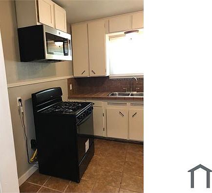 3rd image of 4733 Willowbrook Dr