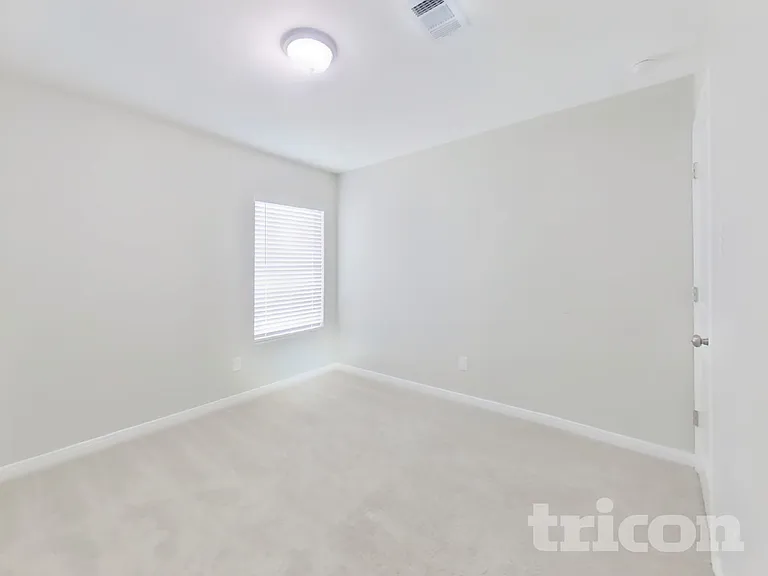 10050 Cerritos Dr — Photo 14