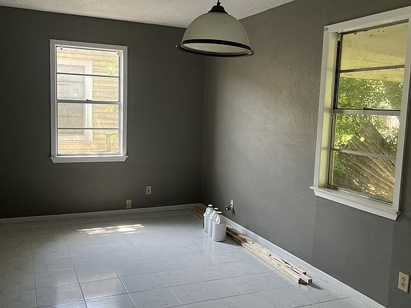5th image of 9440 McLean St