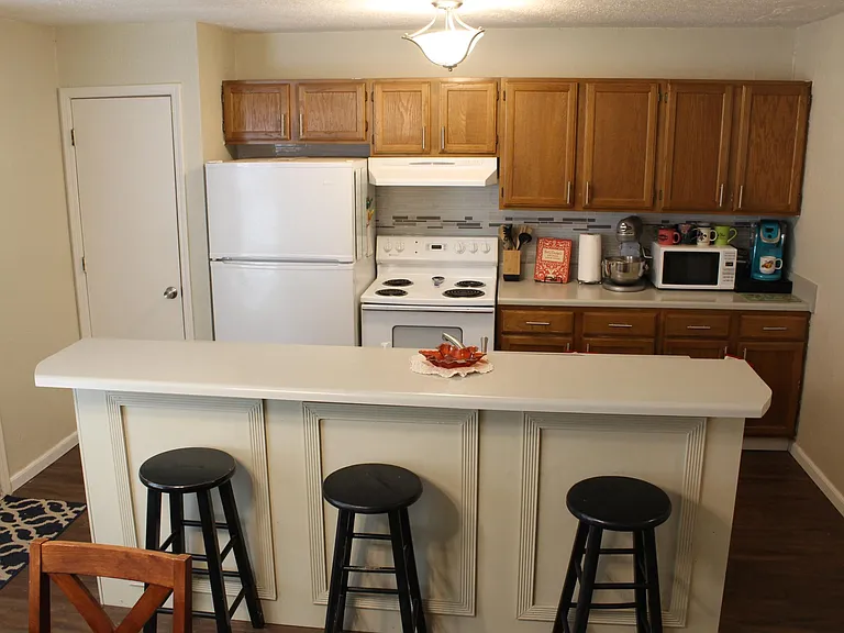 1336 Eastgate Dr — Photo 8