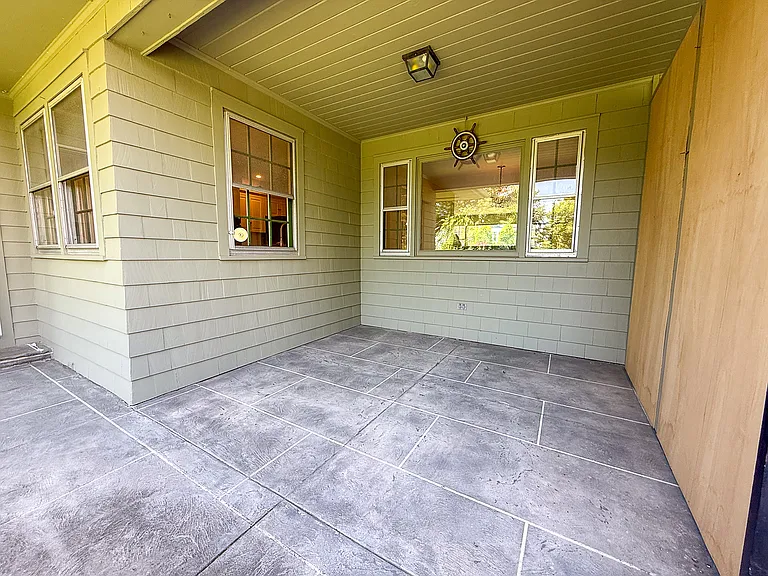 380 Gibbs Ave — Photo 10