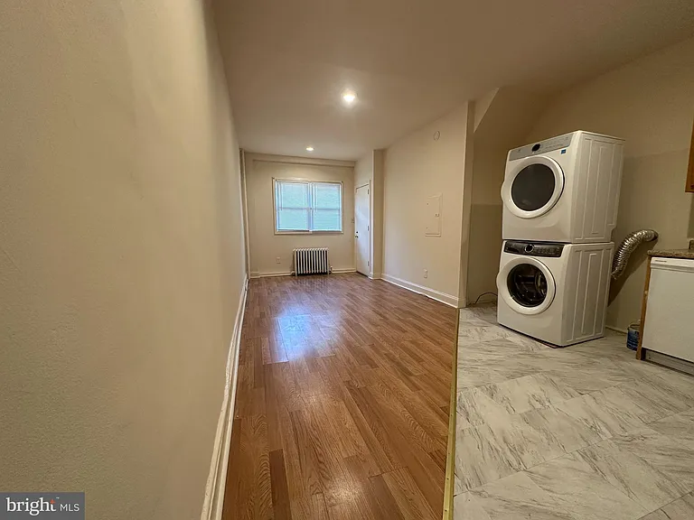 2611 E Thompson St #1 — Photo 3