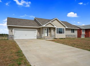 103 Prairie Grass Dr, Osceola, WI 54020