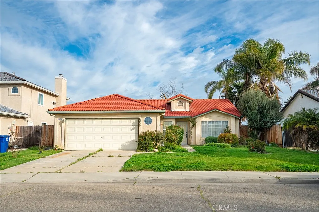 2326 Santos St photo 1