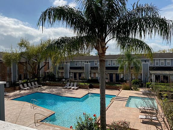 2nd image of 12777 Ashford Point Dr #F53708106