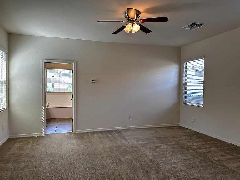 18618 W Mountain View Rd — Photo 13
