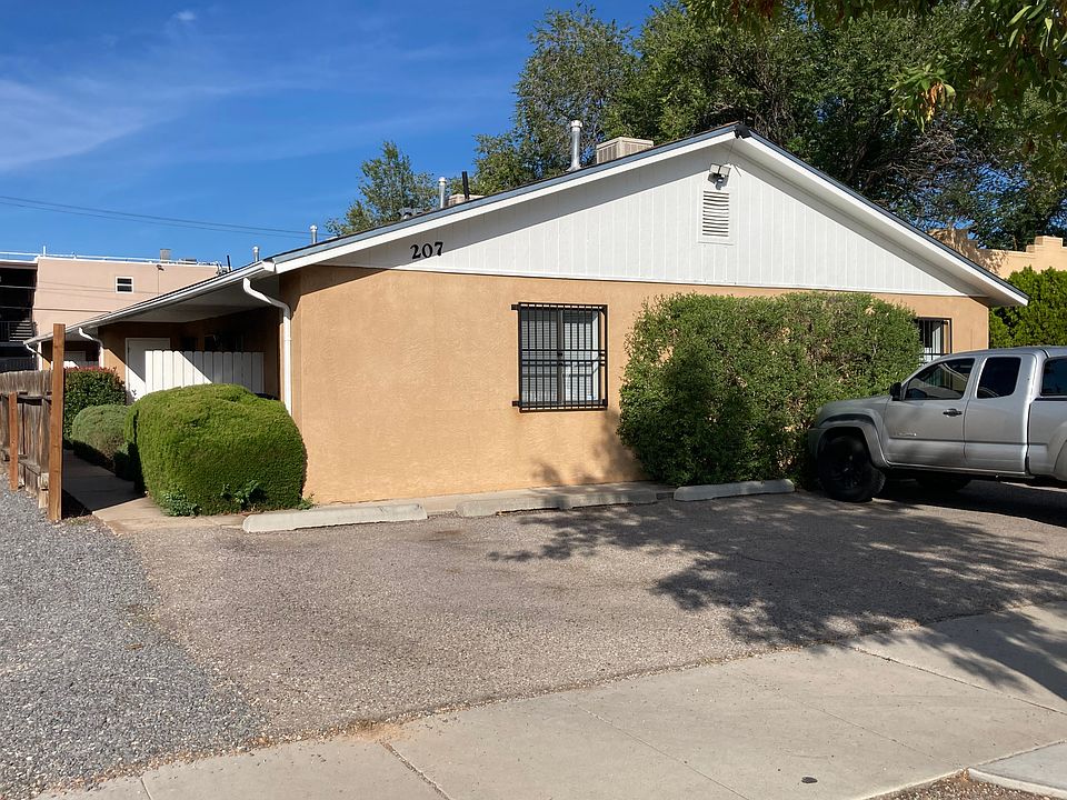 Roomy Two Bedroom Apartment with High Ceilings and large living area.